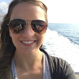 Meet your Posher, Stephanie